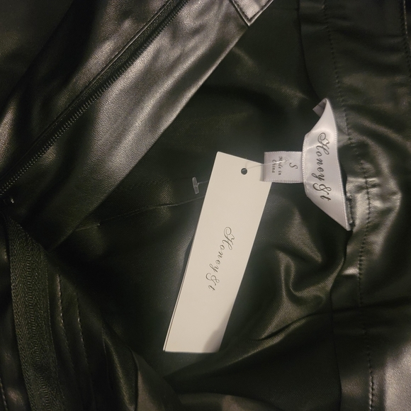 NWT Honey & T Faux Leather shorts - Picture 3 of 3